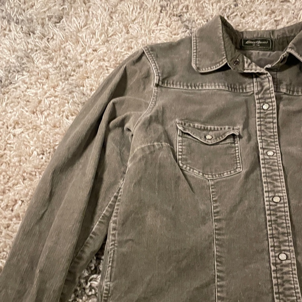 Eddie Bauer Olive Button Down Shirt‎ - Picture 7 of 13